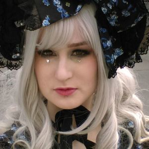 Meet your Posher, Christie